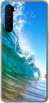 Geschikt voor OnePlus Nord hoesje - Een close-up van een golf die breekt voor de kust van Hawaii - Siliconen Telefoonhoesje
