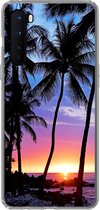 Geschikt voor OnePlus Nord hoesje - Een silhouet van palmbomen tijdens een zonsondergang op Hawaii - Siliconen Telefoonhoesje