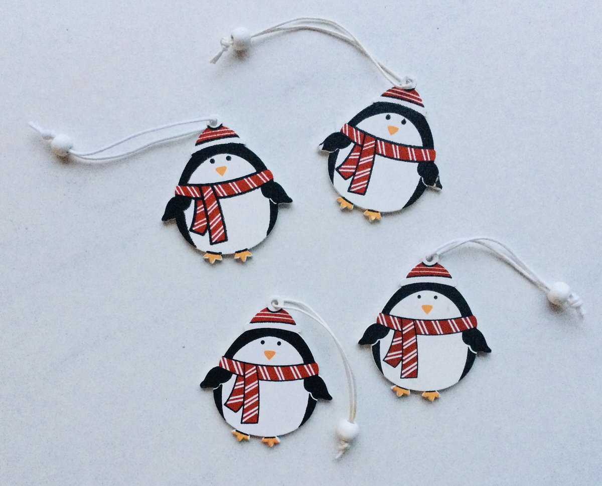 Houten kersthanger Christmas Winter hanger 4 stuks pinguïn in wintertenue - decoratie - hanger - kerstboomhanger