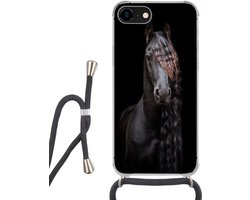 Telefoonhoesje Geschikt voor iPhone SE 2020 - Paarden - Fries - Manen - Zwart - Dieren - Siliconen - Crossbody - Backcover met Koord - Telefoonhoesje met koord - Hoesje met touw Telefoonhoesje