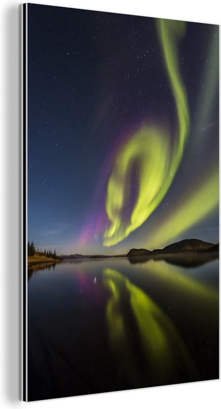 Décoration murale Métal - Peinture Aluminium Industriel - Aurores boréales - Suède - Violet - Water - Vert - 120x180 cm - Dibond - Photo sur aluminium - Décoration murale industrielle - Pour le salon/chambre