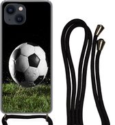 Hoesje met koord Geschikt voor iPhone 13 - Voetbal in het gras - Siliconen - Crossbody - Backcover met Koord - Telefoonhoesje met koord - Hoesje met touw