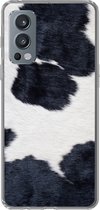 Geschikt voor OnePlus Nord 2 5G hoesje - Afbeelding van een zwart-witte koeienhuid - Siliconen Telefoonhoesje