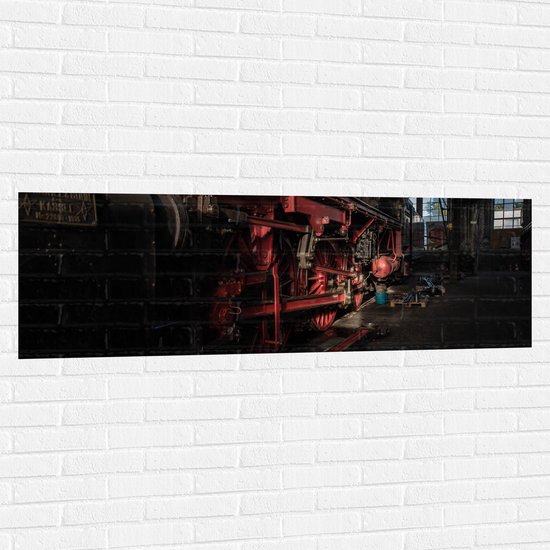 WallClassics - Muursticker - Treinstel in Fabriek - 150x50 cm Foto op Muursticker