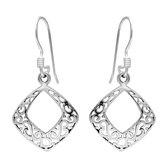 Zilveren oorbellen | Hangers | Zilveren oorhangers, opengewerkte ruit met sierlijk patroon