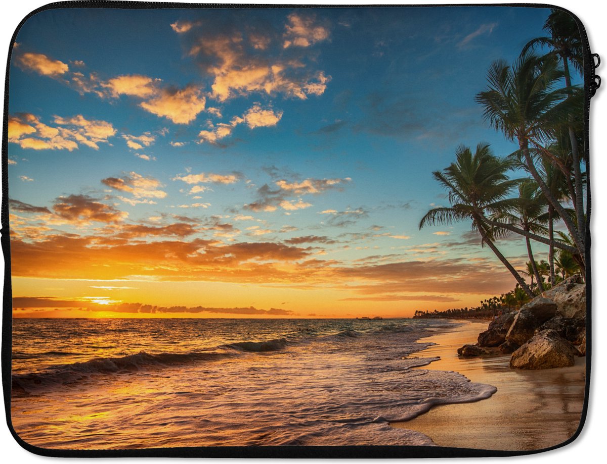 Laptophoes 15.6 inch - Strand - Zonsondergang - Zee - Palmboom - Laptop sleeve - Binnenmaat 37x26 cm - Zwarte achterkant
