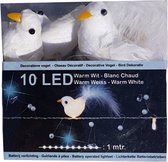 10 Led lampjes verwerkt in een slinger met witte duifjes en pareltjes - duif - LED - kerst - trouwen - licht - slinger