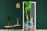 Deursticker Jungle - Waterval - Planten - Water - Natuur - 85x215 cm - Deurposter