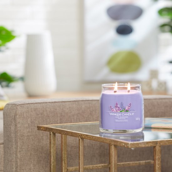 Yankee Candle - Lilac Blossoms Signature Medium Jar
