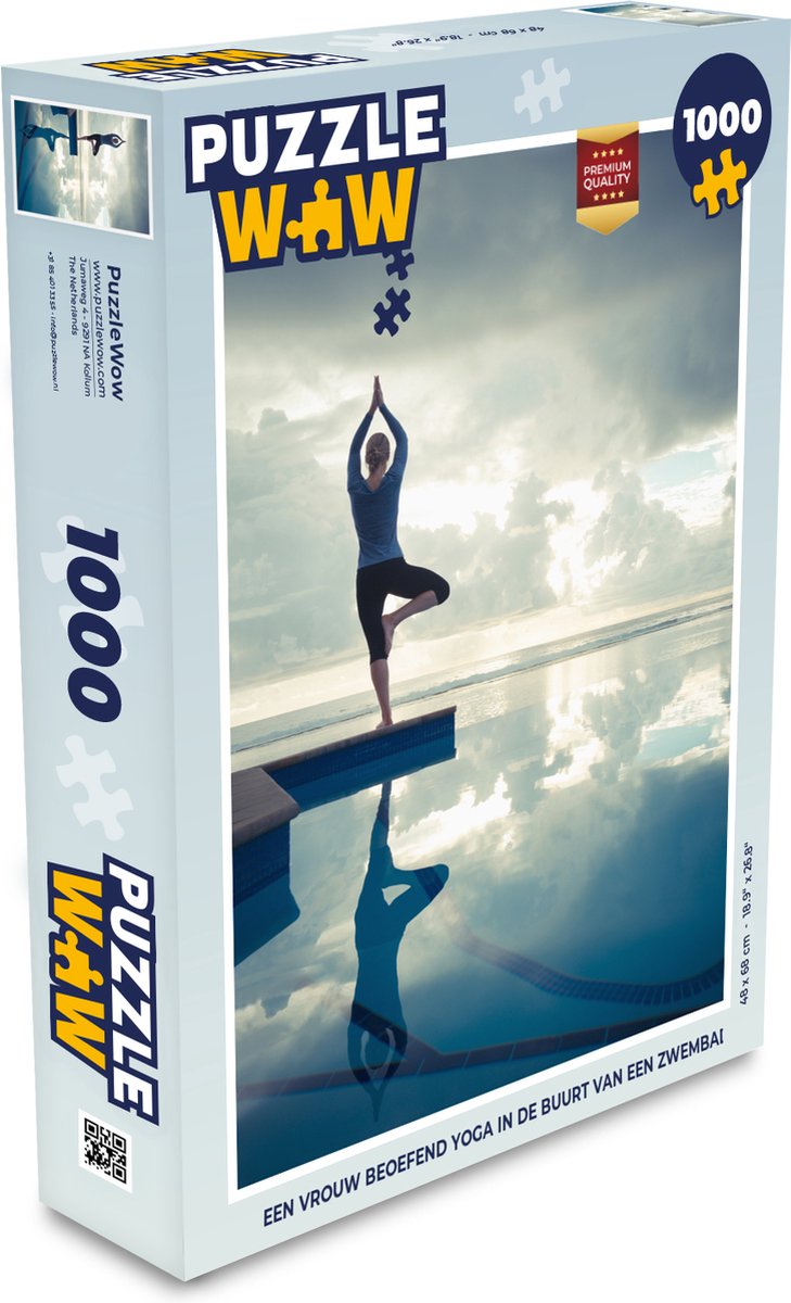 Puzzel Een vrouw beoefend yoga in de buurt van een zwembad - Legpuzzel - Puzzel 1000 stukjes volwassenen