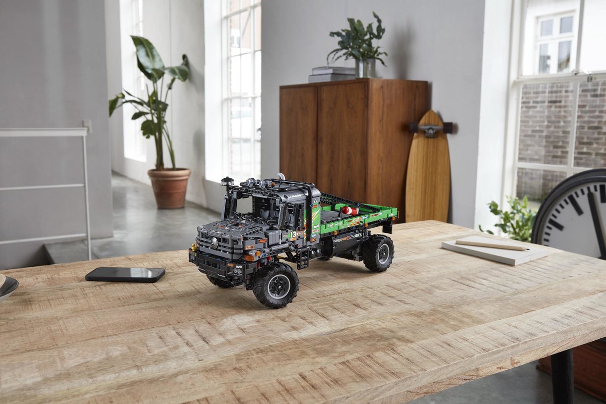 LEGO Technic 4x4 Mercedes-Benz Zetros Trial Truck met app-besturing 42129 — afbeelding 16