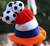 WK muts Nederland met voetbal - Oranje Wereld kampioenschap - 57 cm