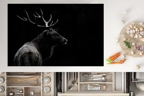KitchenYeah® Inductie beschermer 80x52 cm - Hert - Zwart - Portret - Gewei - Dieren - Kookplaataccessoires - Afdekplaat voor kookplaat - Inductiebeschermer - Inductiemat - Inductieplaat mat