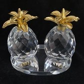 Kristal glas twee ananas met goudkleur bladeren op een  spiegel 8.5x8x5cm Perfect en exquise kristal glas (van top k9 kristal glas materiaal )ambachtelijk handgemaakt.