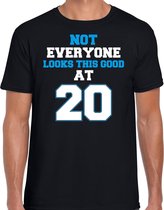 Not everyone looks this good at 20 cadeau t-shirt zwart voor heren - 20 jaar verjaardag kado shirt / outfit XL