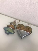 Kersthangers - twee stuks - hartje en kerstboompje - zilver met glitters