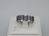 Edelstaal zilverkleur ringen met zwart ruiten motief. maat 23, deze ring is zowel geschikt voor dame of heer in de kleur zilver.