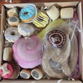 Puppy patisserie box S  - honden verassing box vol lekkers