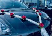 XOLA Auto Versiering  Trouwauto Decoratie - Autodecoratie - Donker Rode Rozen & Tule - Motorkap Versiering - Autobloemstuk Bruiloft - Bloemen voor op de Motorkap - Tule Lint met 9