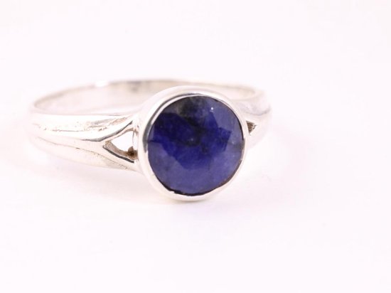 Zilveren ring met blauwe saffier - maat 16