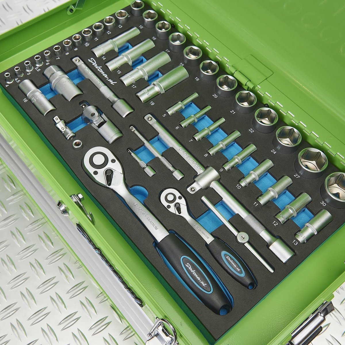 Caisse à outils avec 3 tiroirs - 2 tiroirs remplis – verte