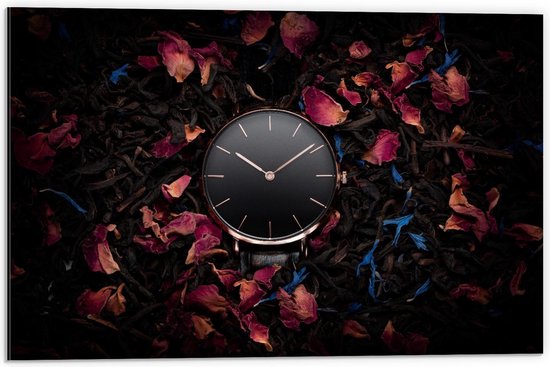 Dibond - Zwarte Horloge tussen de Bloemen - 60x40cm Foto op Aluminium (Met Ophangsysteem)