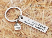 Nieuwe woning cadeau: sleutelhanger "new home new adventures" - verhuisd | nieuw huis cadeau | housewarming cadeau | kleinigheidje