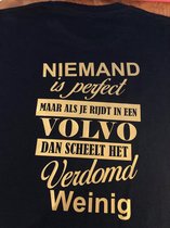 Volvo T-shirt maat XS Niemand is perfect GOUD