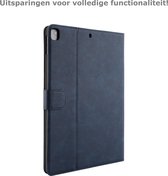 Phreeze Tablethoes - Geschikt voor iPad Pro 2020 - 11 Inch - Luxe Lederen Hoesje - Ingebouwde Standaard met Kaarthouders - Hoesje met Magnetische Sluiting - Beschermhoes - Blauw