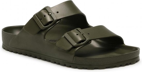 Een donkergroene Birkenstock Arizona slipper van EVA-materiaal, met gespen. Zijkant zichtbaar.