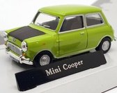 Mini Cooper 1-43 Groen / Zwart ( look al Like Mr Bean ) Cararama