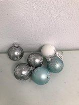Kerstballen - zes stuks - glas - in drie kleuren