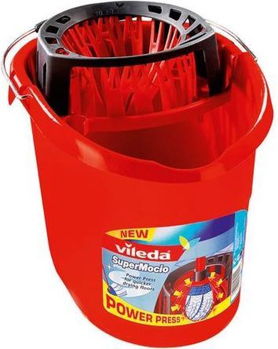 Rode Vileda SuperMocio emmer met rode en zwarte pers.