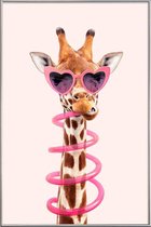 JUNIQE - Poster met kunststof lijst Dorstige Giraffe -60x90 /Bruin &