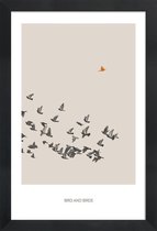 JUNIQE - Poster in houten lijst Bird And Birds -30x45 /Bruin & Oranje