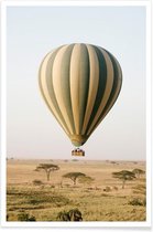 JUNIQE - Poster Luchtballon safari -20x30 /Geel & Groen