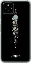 6F hoesje - geschikt voor Google Pixel 5 -  Transparant TPU Case - White flowers in the dark #ffffff