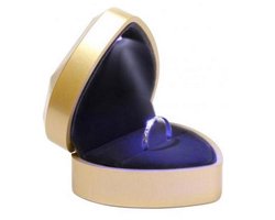 Ringdoosje hartje LED licht - liefde - goud - aanzoek - verloving - bruiloft - huwelijksaanzoek - sieradendoos - Valentijnsdag - ring - verlichting - lichtje - met licht