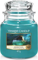 Yankee Candle Geurkaars Medium Moonlit Cove - 13 cm / ø 11 cm