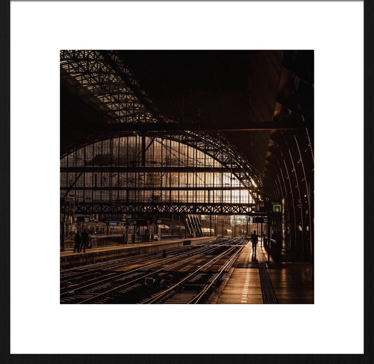 Schilderij - treinstation - Collectie heritage - Forex met zwarte lijst - 74x74cm