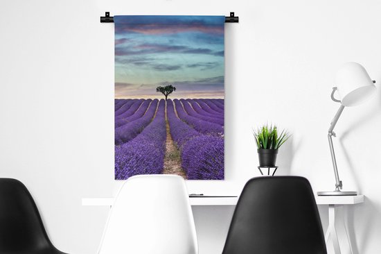Tapisserie Lavande - Champ de lavande au coucher du soleil avec arbre à l'horizon Tapisserie murale coton 60x90 cm - Tapisserie murale avec photo