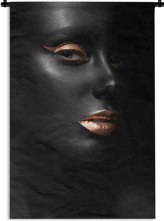 Wandkleed Black & Gold 2:3 - Profiel van een vrouw met gouden make-up op een zwarte achtergrond Wandkleed katoen 60x90 cm - Wandtapijt met foto