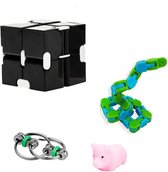 Fidget toys pakket onder de 15 euro - onder 20 euro - fidgets set - cube zwart - friemelkubus - wacky tracks - ring - squishy - 4 stuks