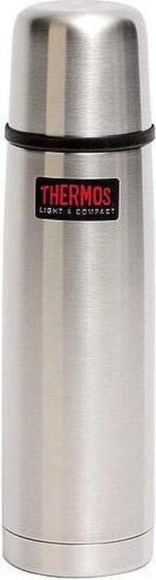 Zilverkleurige thermosfles met zwarte band en rode Thermos-logo. 'Light & Compact' staat erop.