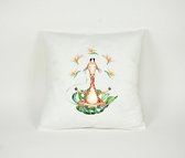 Kussen Yoga Giraffe Namaste - Sierkussen - Decoratie - Kinderkamer - 45x45cm - Inclusief Vulling - PillowCity