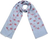 Een vrolijke lichtblauwe sjaal met lieve mondjes, rode lippen met glitters. Afmeting: 90cm x 180cm - Koop hem voor uzelf of Bestel Een Kado