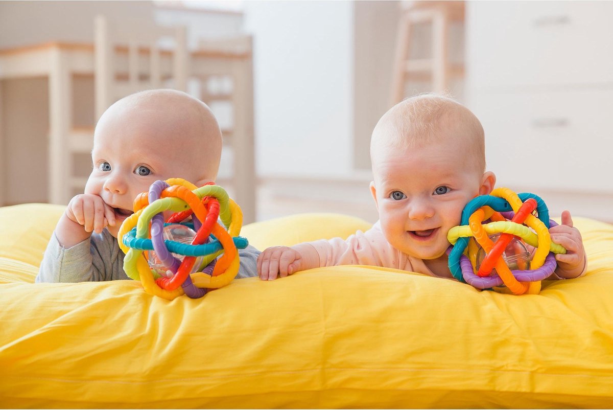Playgro Buigbare Bendy Ball - Grijp- en Bijtspeelgoed - incl rammelaar - Activiteitenbal- Baby bal - Baby Speelgoed - Educatief baby speelgoed - Speelgoed Baby - Activity centre - Rammelaar - Activiteiten speelgoed - Cadeau - stimuleert ontwikkeling — afbeelding 5