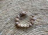 SIIDDS Gepersonaliseerd speenkoord - speenkoord met naam - naturel - havermout/zand - hout - baby - peuter - voor onderweg - hout/siliconen - persoonlijk kraamcadeau - babyshower