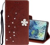 Voor Samsung Galaxy A31 Diamond Encrusted Plum Blossom Embossing Pattern Horizontaal Flip Leather Case met houder & kaartsleuven & portemonnee & lanyard (bruin)