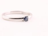Fijne hoogglans zilveren ring met blauwe saffier - maat 16.5